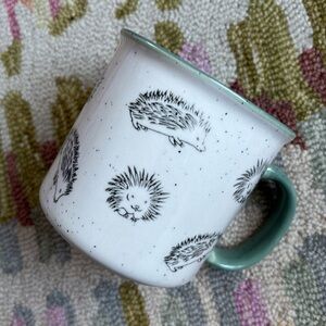 🦔Meritage Hedgehog or porcupine? Oversized Ceramic Mug EUC sage green🦔